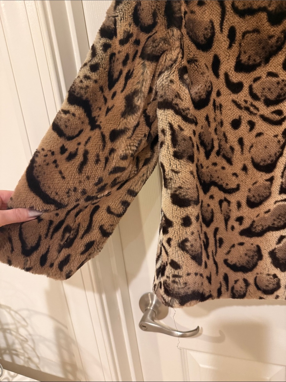 St. John Leopard Print Faux Fur Coat in Brown and Black - Picture 3 of 5